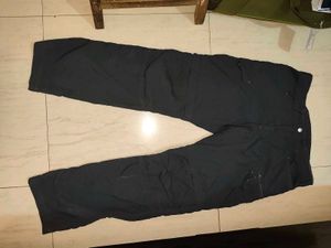 Men&#39;s Black Parachute Cargo Pants - Size 32 (Good