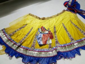 Readytowear Saree With Semi Stitched Blouse