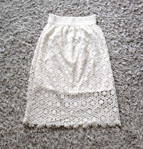 Daisy Lace Design skirt