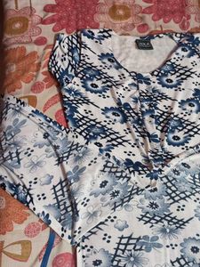 Blue Floral Print Middle Slit Top