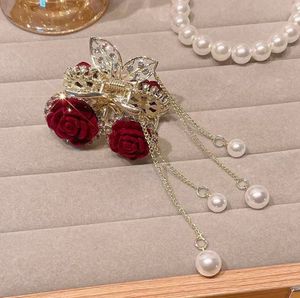 Rose Clutcher