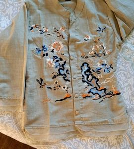 Unbranded Tunic!! Great Condition!!