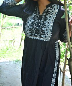 Black Nairacut Kurti