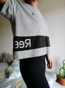 Reebok Logo Printed Cropped Tshirt (Medium)