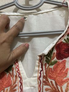 Embroidered Kurta With Kashmiri Kadhae