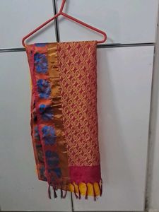&#34;Vibrant Pink-Orange Kanjivaram Saree with Rich Go