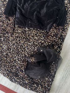 Sequin Lehenga Choli Set (M)