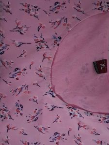floral pink top 🌸