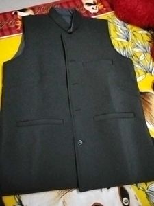 Sleeveless Black Modi Jacket