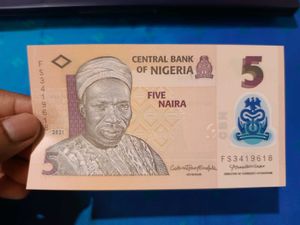 Foreign Currency Collection 25 Ps Note UNC💵