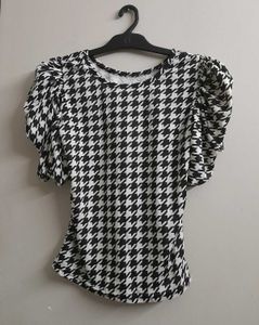 Houndstooth Puff Sleeve Top