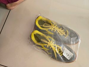 Nivia Badminton Shoes Size 8