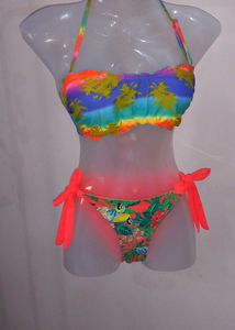 Vibrant Shade Tropical Bikini Set 👙