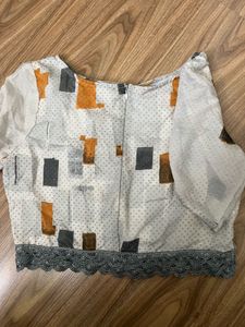 Stylish crop top with lace embellishment