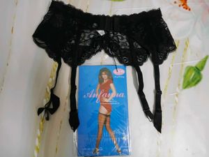 (946) Garter Belt With Stockings Set 32