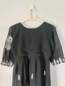 Black Embroidered Kurta