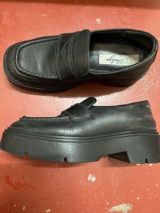 Delize Black Loafers