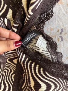 H&amp;M RIBBED DETAIL TOP