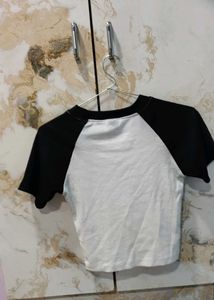 Graphic Star Crop Top