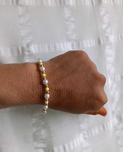 COMBO : Pearls Bracelet AND Dazzling Earrings