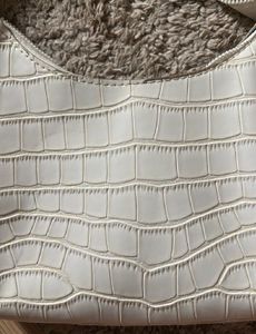 Chic White Croc Shoulder Bag