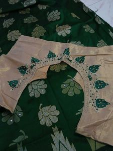 Saree With Gold Blouse