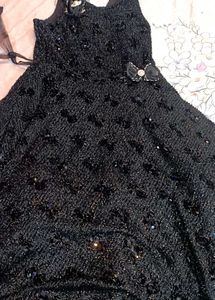 Black Gown 8 Se 10 Sal Tak Ki Ladki Ke Liye