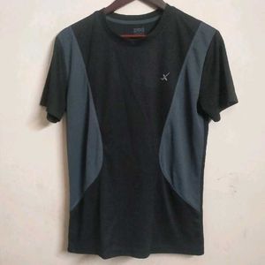Activewear T-shirt