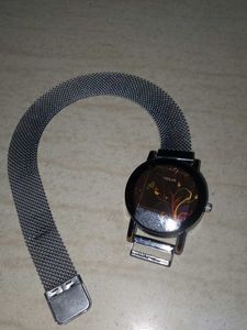 Megnate Stylish Women Watch