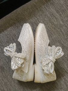 Sparkly Silver Girls&#39; Dress Shoes