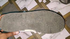 Used Sneakers condition is to good