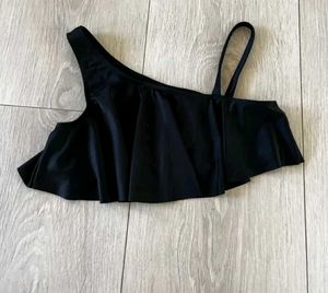 🇳🇿💫🎀Black Ruffle One-Shoulder Bikini Top