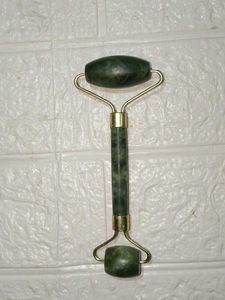 Jade roller and gua sha set💚