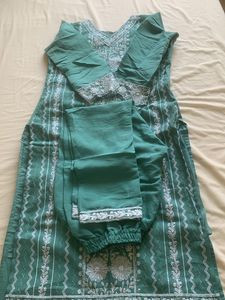 Kurta Set With Dupatta Pant