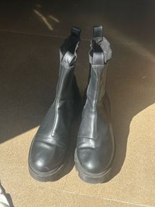 H&M Black Leather Chelsea Boots
