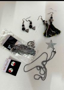6 Piece Set | *4 Mixed Earings* *Ring* *Locket*