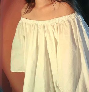 White Off Shoulder Top💌