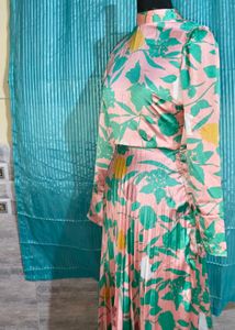 🎁Buy 2 Get 1 Free🎁Size XS Floral Showroom Dress