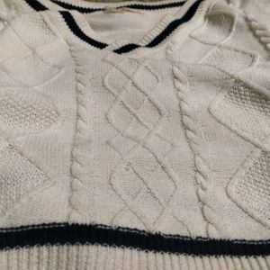 White V-Neck Knit Top