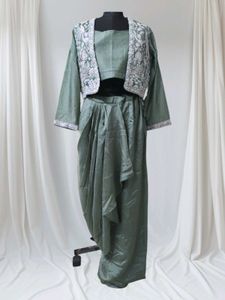 Designed Women Sequinned Embroidered Jacket Set