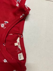 Levi’s Casual Regular Red Top With Roll Up Sleeves