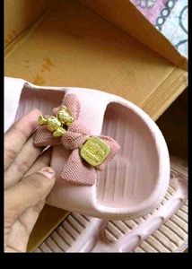 new trendy pink slipper