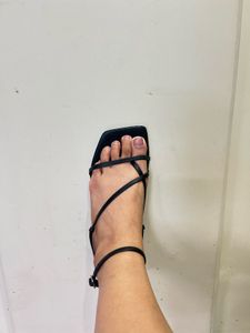 H&amp;M Women Black Solid Strappy Flats