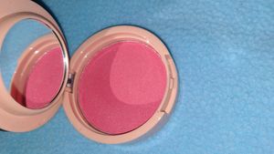 S.f.r Eyeshadow + Pear Shape Puff