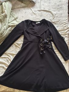 Chic Black Dress with Ribbon Detail