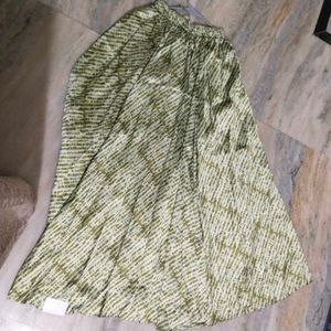 Green Colur Patterned Skirt