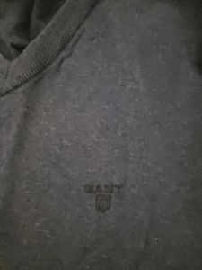 Men&#39;s Blue V-Neck Sweater