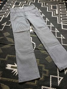 Stretchable Gingham Print Pants