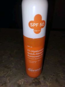 The Derma Co Quick-Absorbing Sunscreen Spray