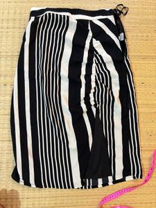 Black And White Slit Skirt